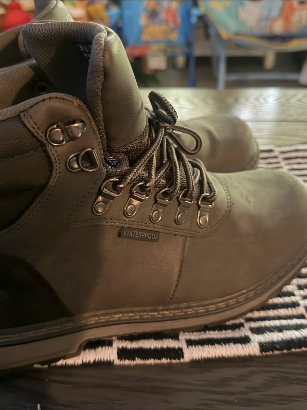 Skechers Men's Corado-Jaxx waterproof boots size 10 excellent condition.